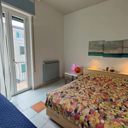 Al Mercato: В'яреджо